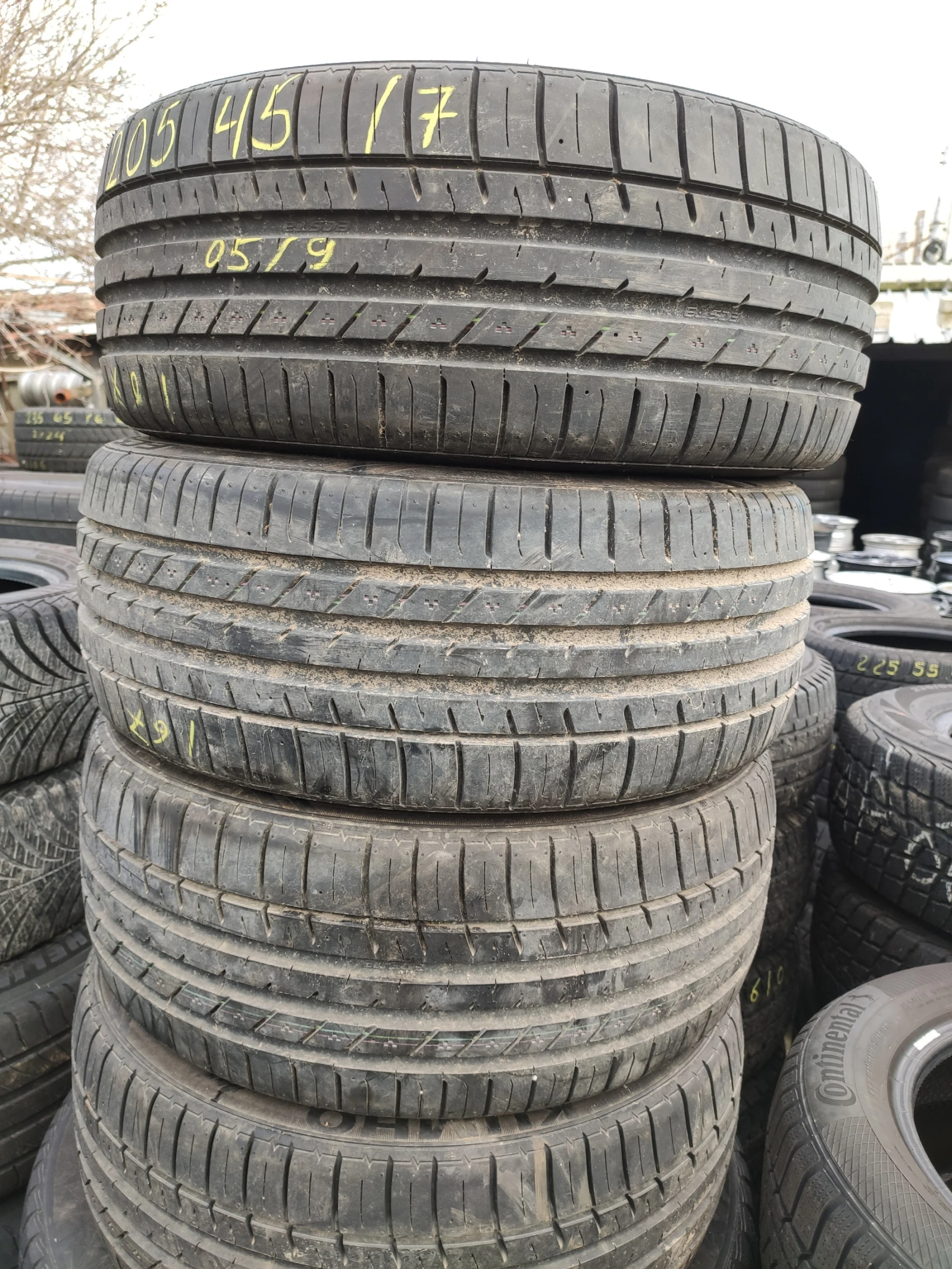 Гуми Летни 205/45R17, снимка 6 - Гуми и джанти - 53769337