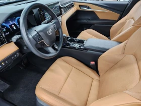 Toyota Camry 2.5 XLE Hybrid| 208к.с.| ВКЛ.ТЕХНОТЕСТ, снимка 13