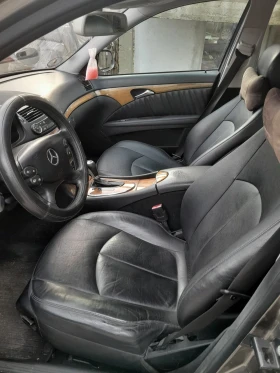 Mercedes-Benz E 320, снимка 10