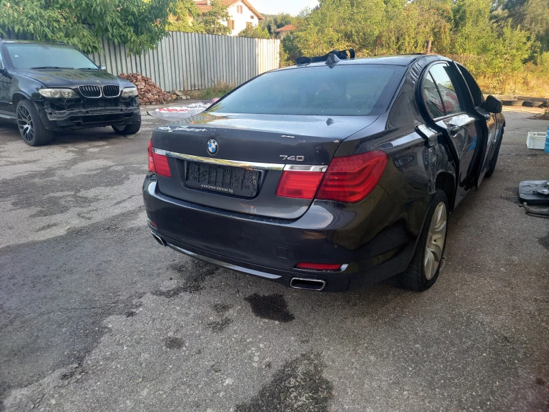 BMW 740 306 коня, снимка 1 - Автомобили и джипове - 49474225