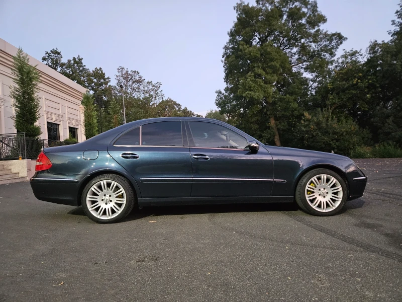 Mercedes-Benz E 500 5.0 V8 4Matic, Airmatic, снимка 4 - Автомобили и джипове - 47238892