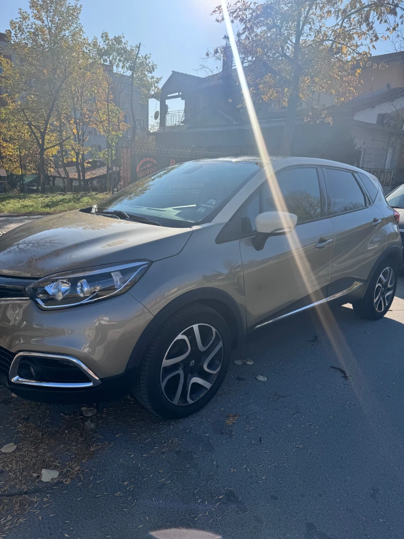 Renault Captur, снимка 5 - Автомобили и джипове - 47852405