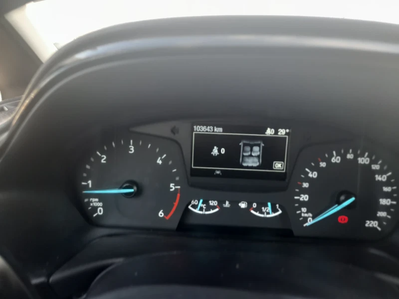 Ford Fiesta 1.5 D, снимка 15 - Автомобили и джипове - 51686199