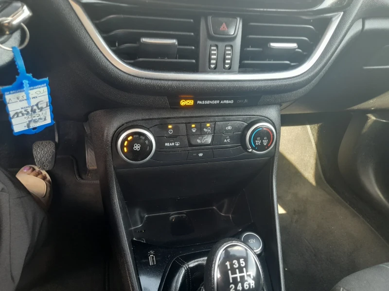 Ford Fiesta 1.5 D, снимка 14 - Автомобили и джипове - 51686199