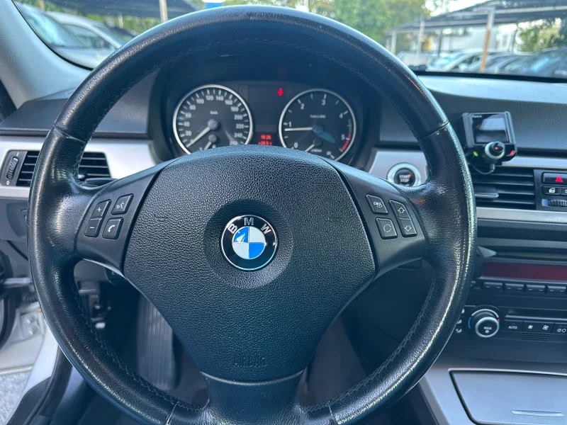 BMW 320 2, 0D-122k.s.-ТОП Състояние, снимка 10 - Автомобили и джипове - 51827583