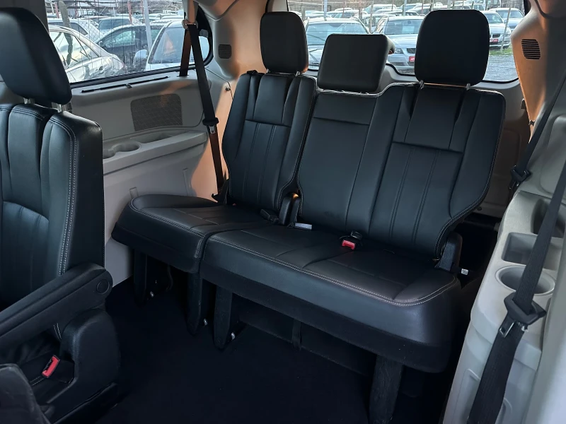 Lancia Voyager 2.8-174 к.с.-Автоматик 7 места, снимка 14 - Автомобили и джипове - 52542704