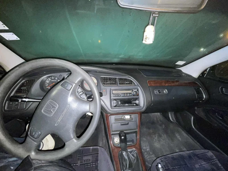 Honda Accord 1.8 VTEC, снимка 10 - Автомобили и джипове - 52717021