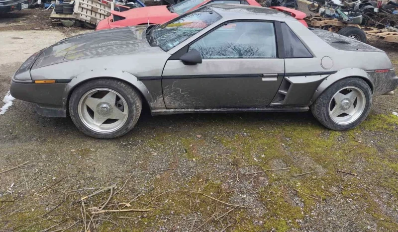 Pontiac Fiero, снимка 3 - Автомобили и джипове - 53560519