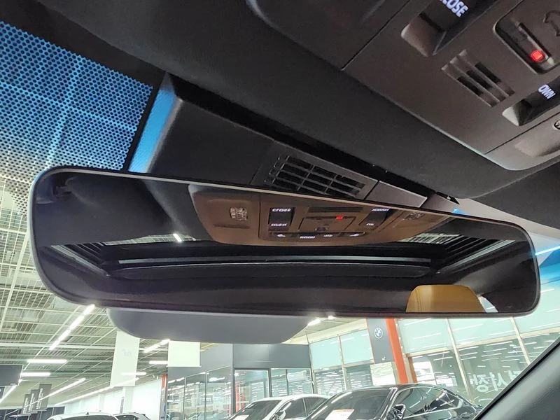 Toyota Camry 2.5 XLE Hybrid| 208к.с.| ВКЛ.ТЕХНОТЕСТ, снимка 11 - Автомобили и джипове - 55119922