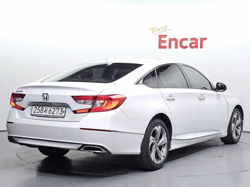 Honda Accord 1.5T Бензин, снимка 2 - Автомобили и джипове - 55476875