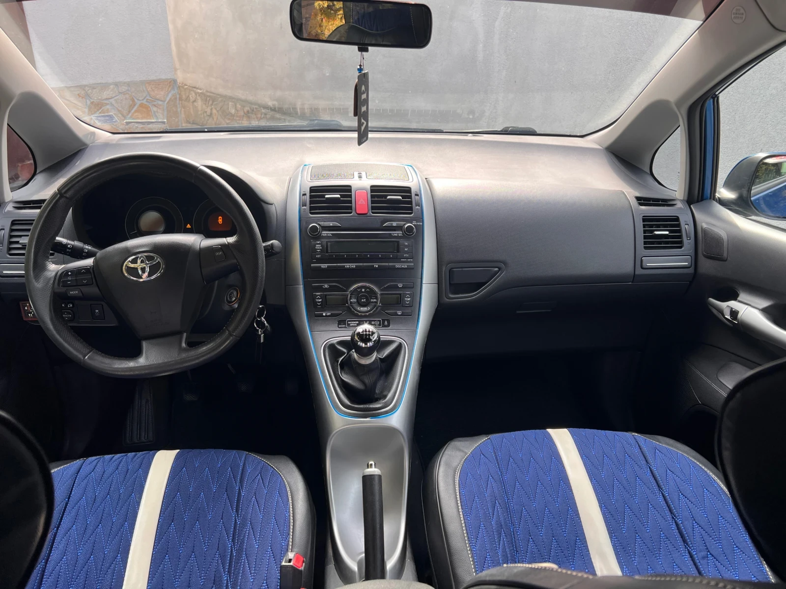 Toyota Auris  - изображение 8