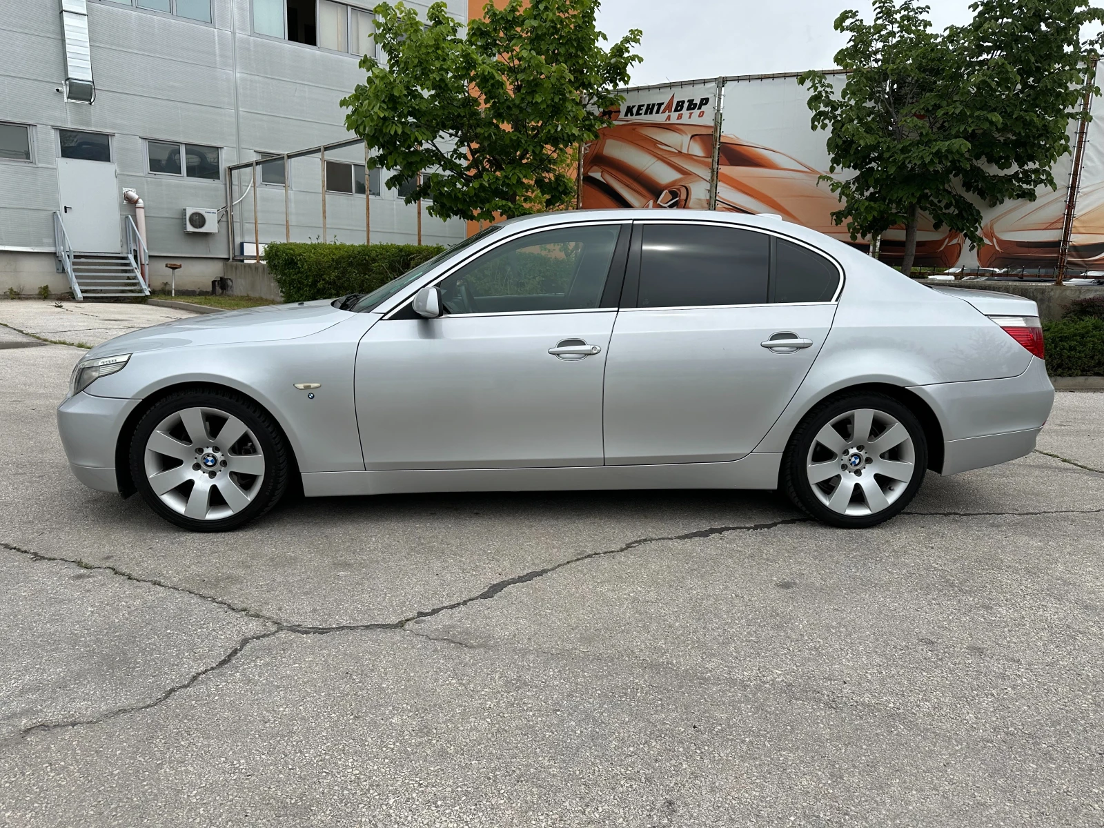 BMW 530 3.0d 218 к.с. - изображение 2