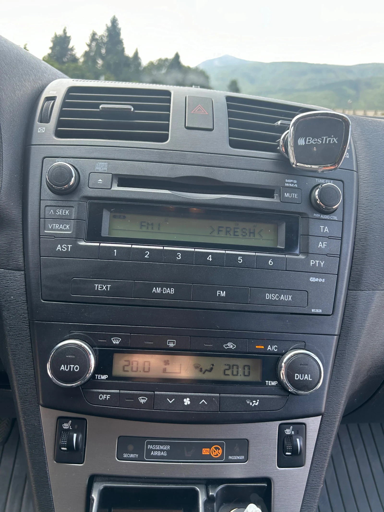 Toyota Avensis 1.8 147кс. - изображение 9