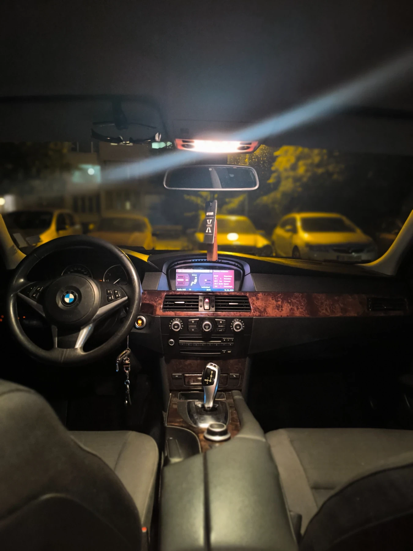 BMW 525 FACELIFT 3.0i - изображение 5