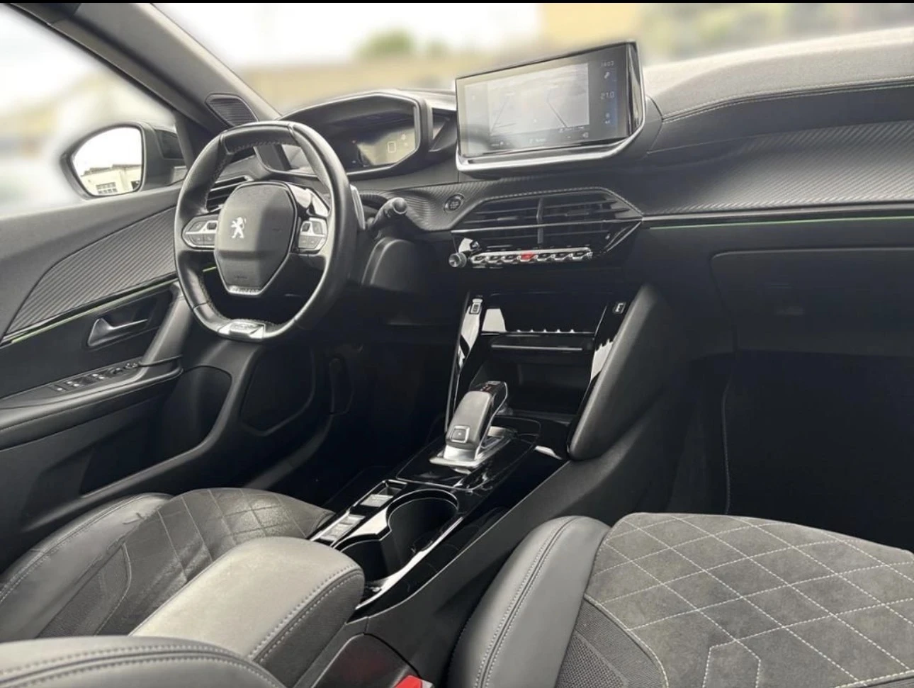 Peugeot 2008 GT 155PS EAT8 FOCAL - изображение 8
