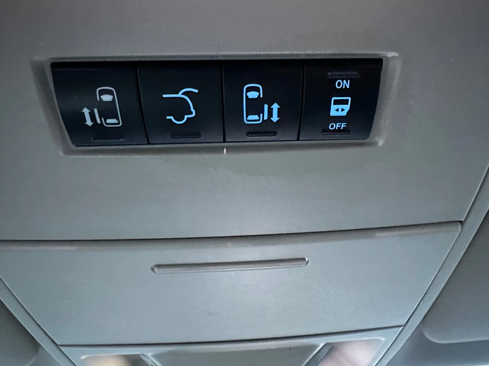 Lancia Voyager 2.8-174 ..- 7  | Mobile.bg   11