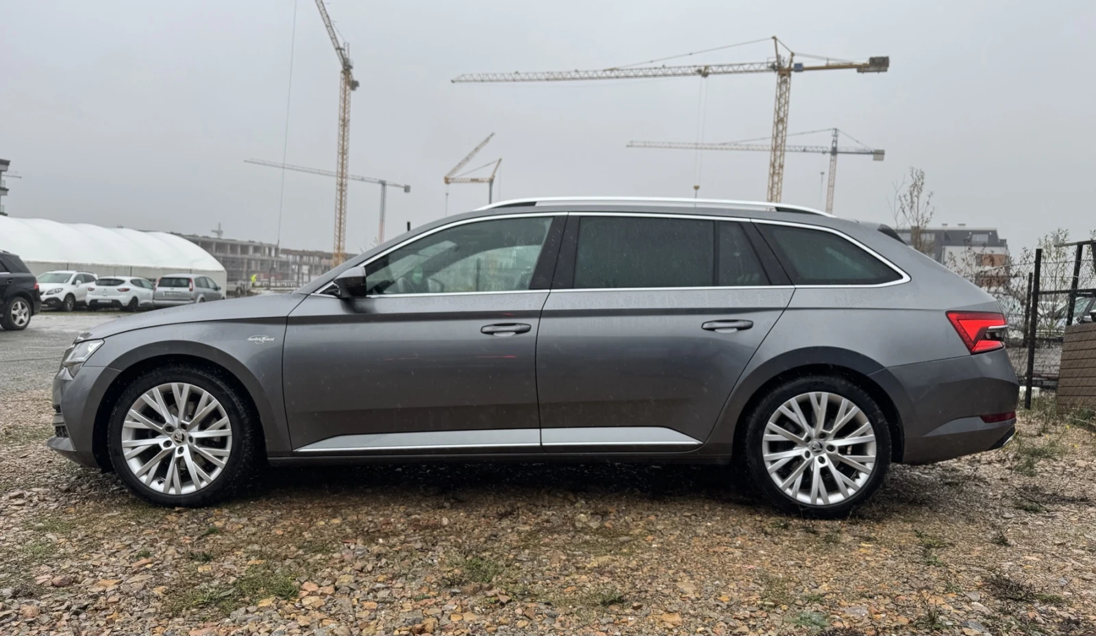 Skoda Superb L&K* 4x4* Facelift* ЛИЗИНГ* 1ви собственик - изображение 4