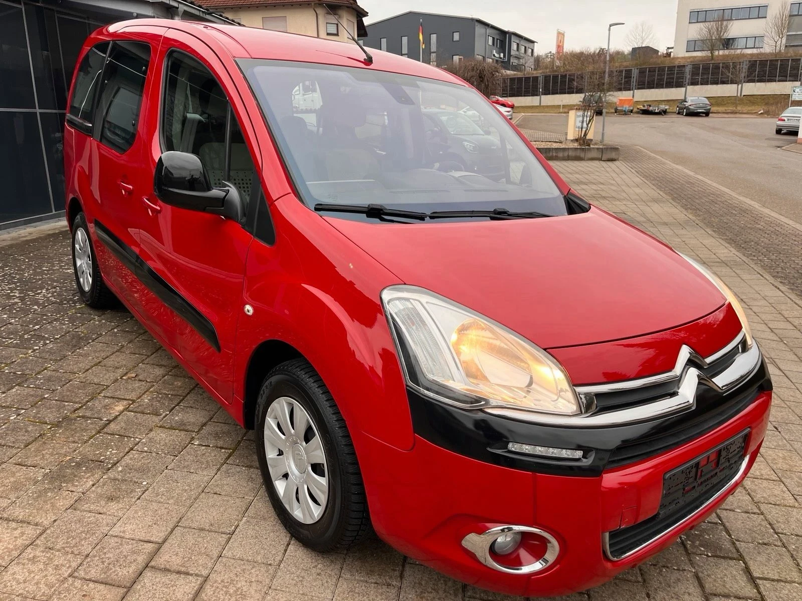 Citroen Berlingo 1.6 HDI 92 �.�. FACELIFT  | Mobile.bg � ����������� 1