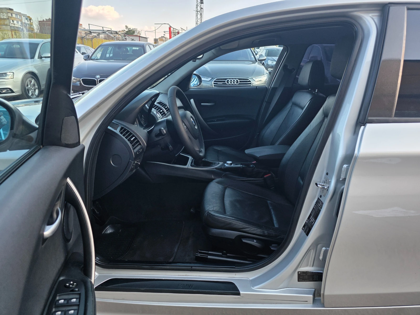 BMW 118 2.0D 143К.С. ITALY, снимка 10 - Автомобили и джипове - 53755913