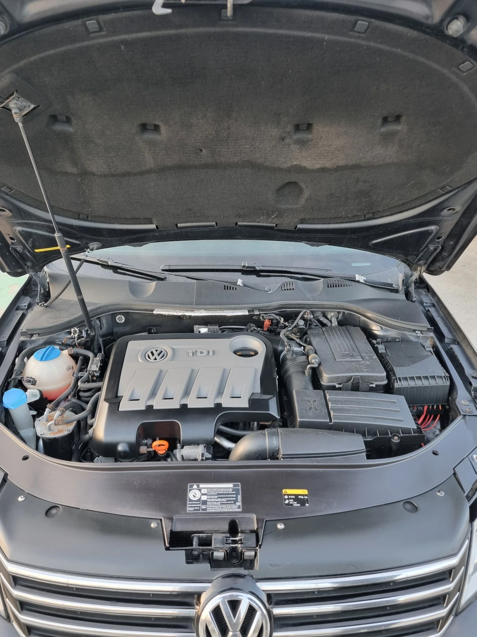 VW Passat 2.0tdi 140коня Led, снимка 15 - Автомобили и джипове - 53839378