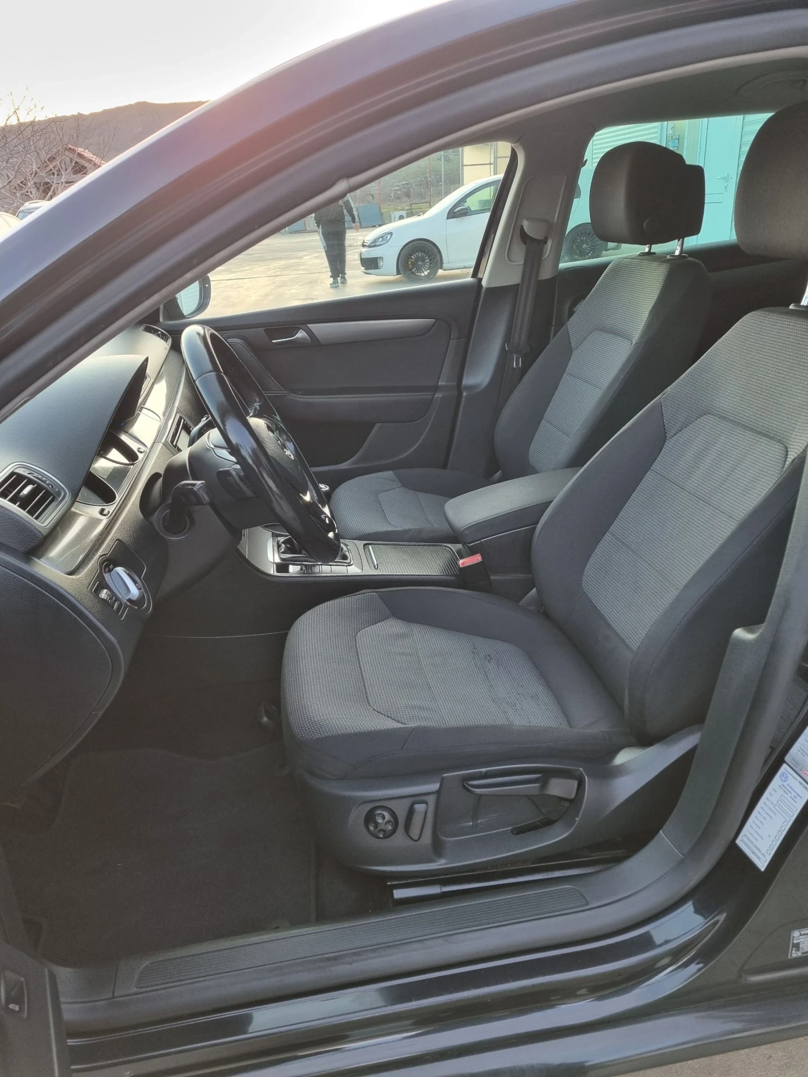 VW Passat 2.0tdi 140коня Led, снимка 9 - Автомобили и джипове - 53839378