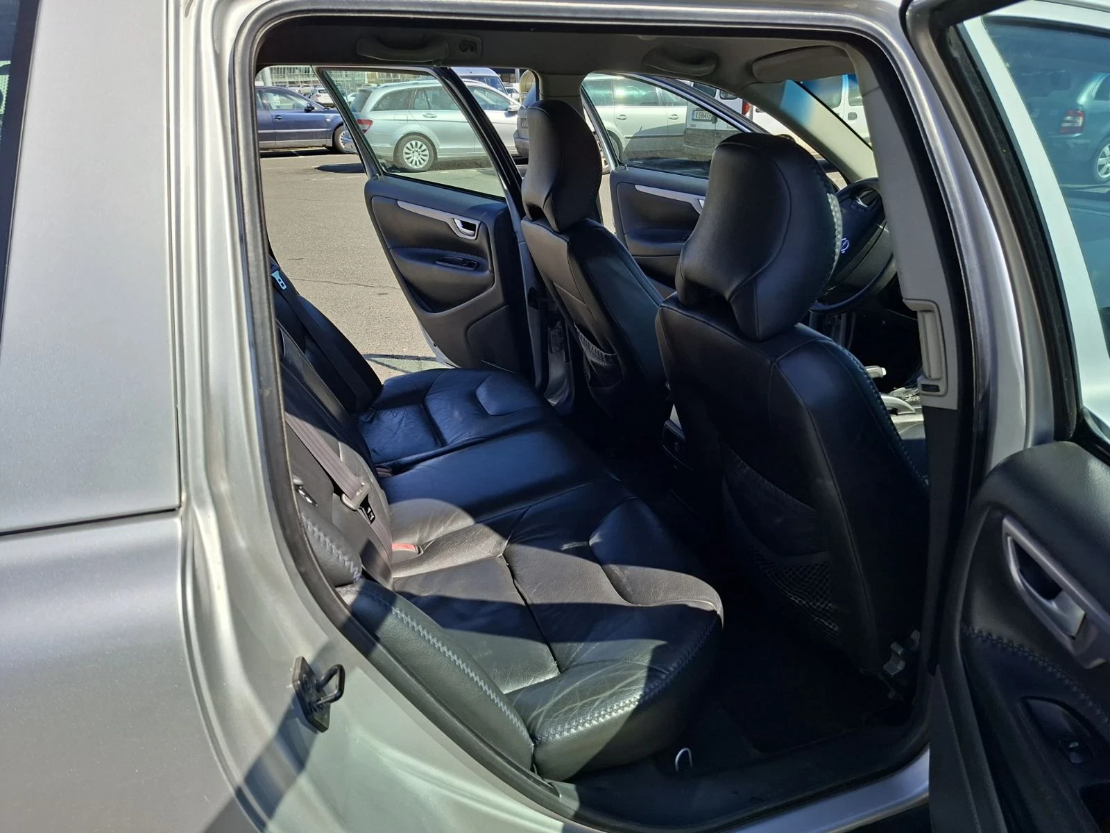 Volvo Xc70, снимка 5 - Автомобили и джипове - 53995545