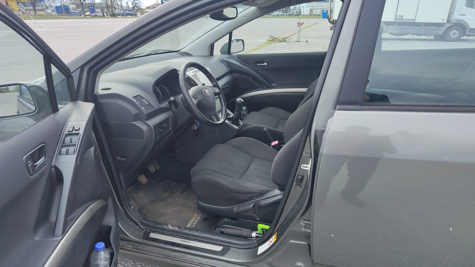 Toyota Corolla verso 7 местен, снимка 5 - Автомобили и джипове - 54268101