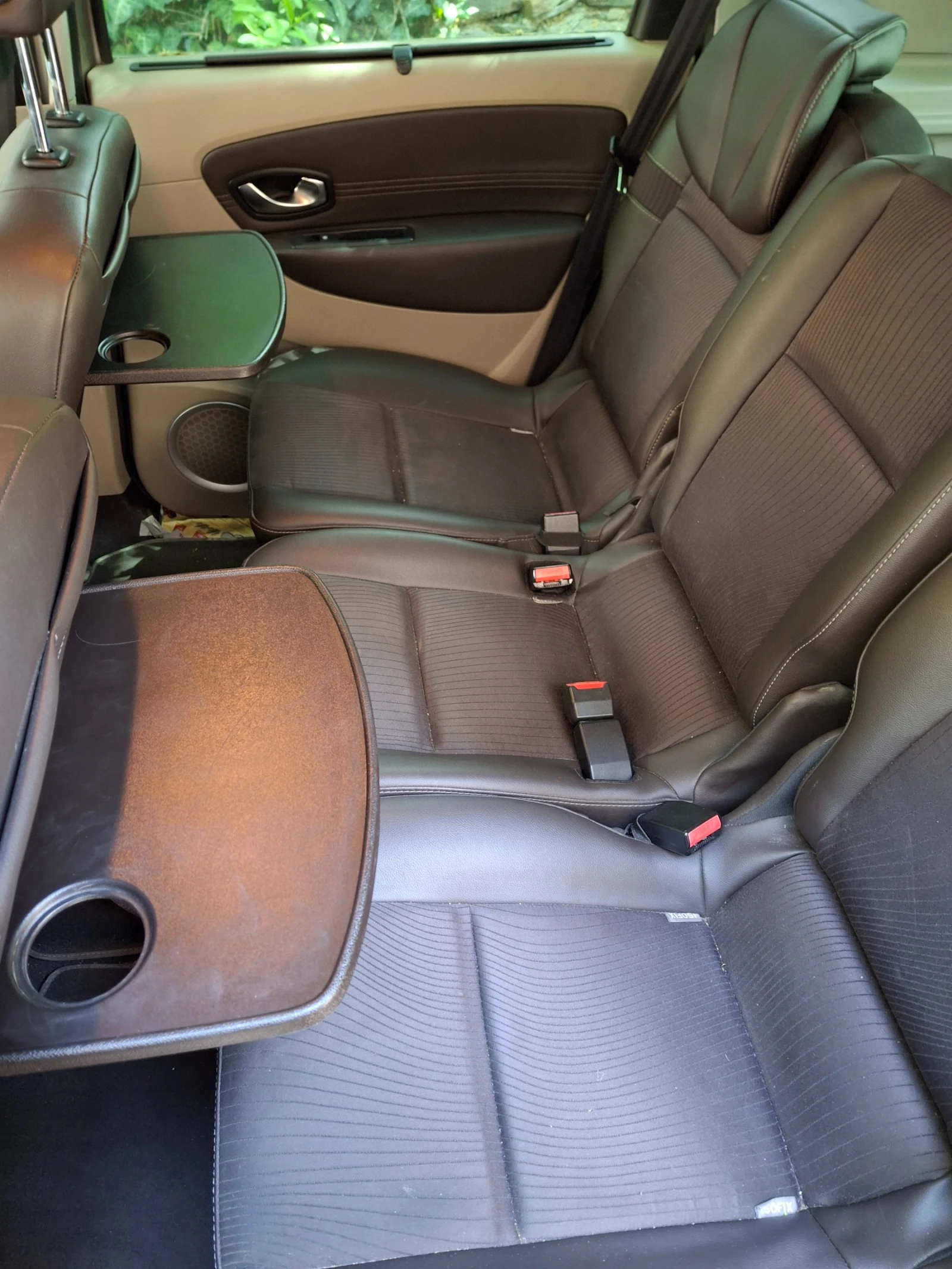 Renault Scenic, снимка 11 - Автомобили и джипове - 54319981