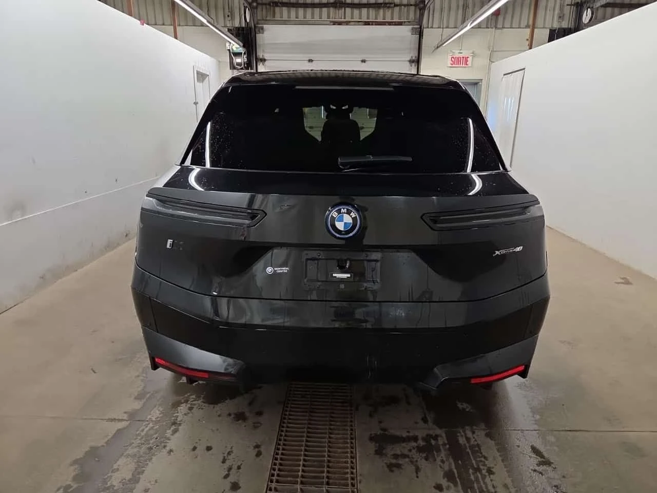 BMW iX XDRIVE40  CARFAX | Mobile.bg � ����������� 17
