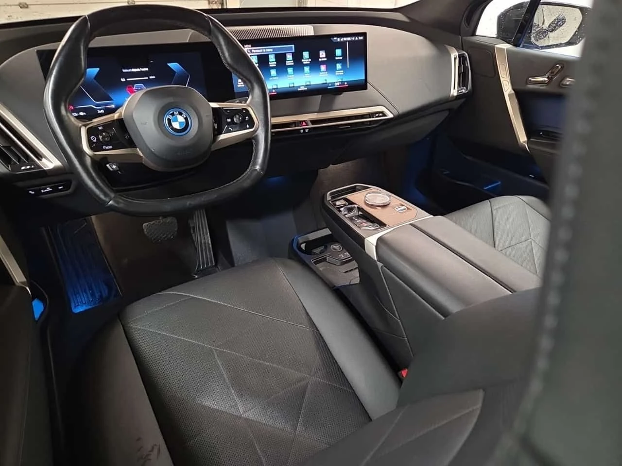 BMW iX XDRIVE40  CARFAX | Mobile.bg � ����������� 10