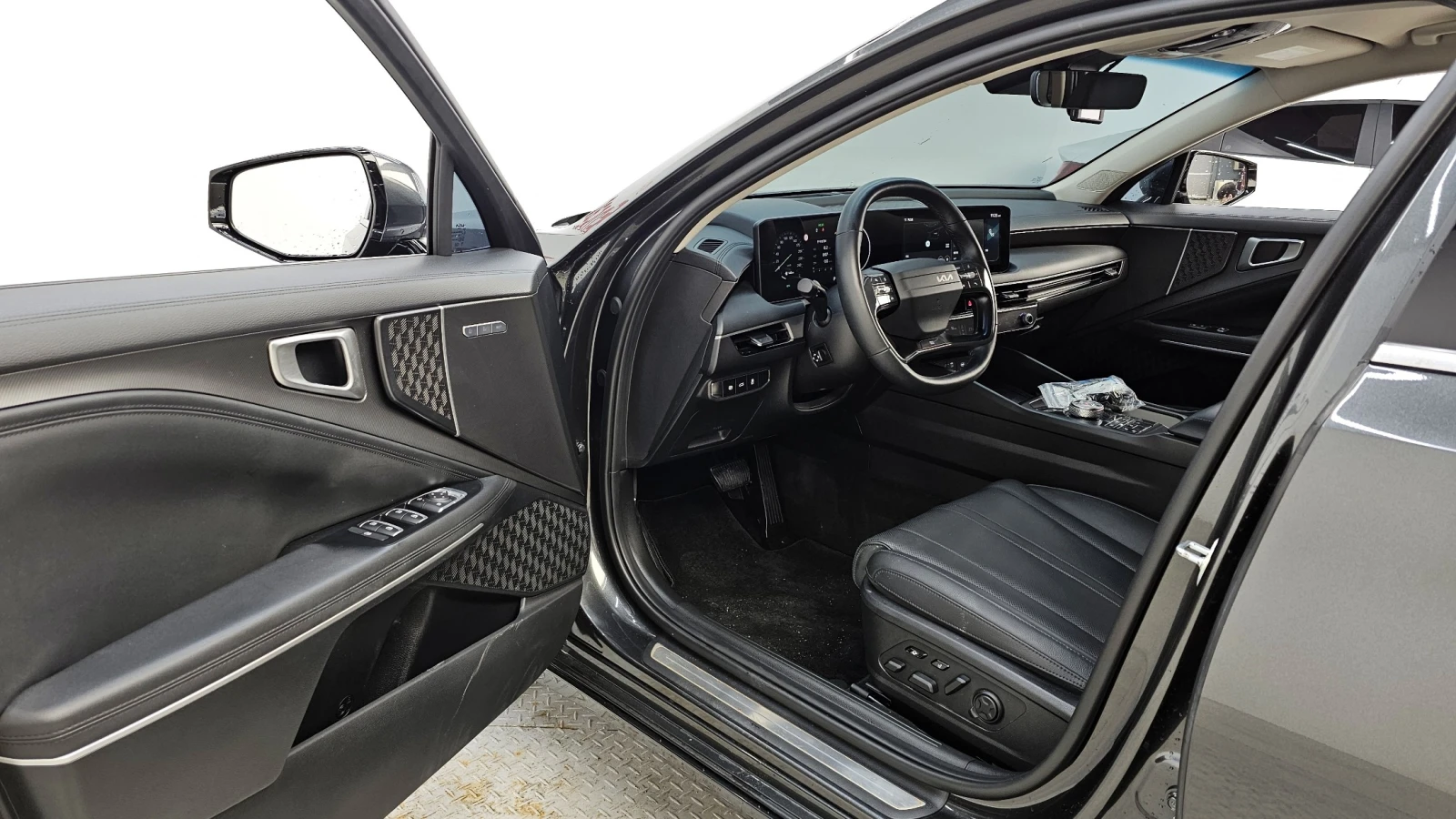 Kia K8 ФАБРИЧНА ГАЗ* ПОДГРЕВИ* ОБДУХ* DISTR* МАСАЖИ, снимка 5 - Автомобили и джипове - 55146245