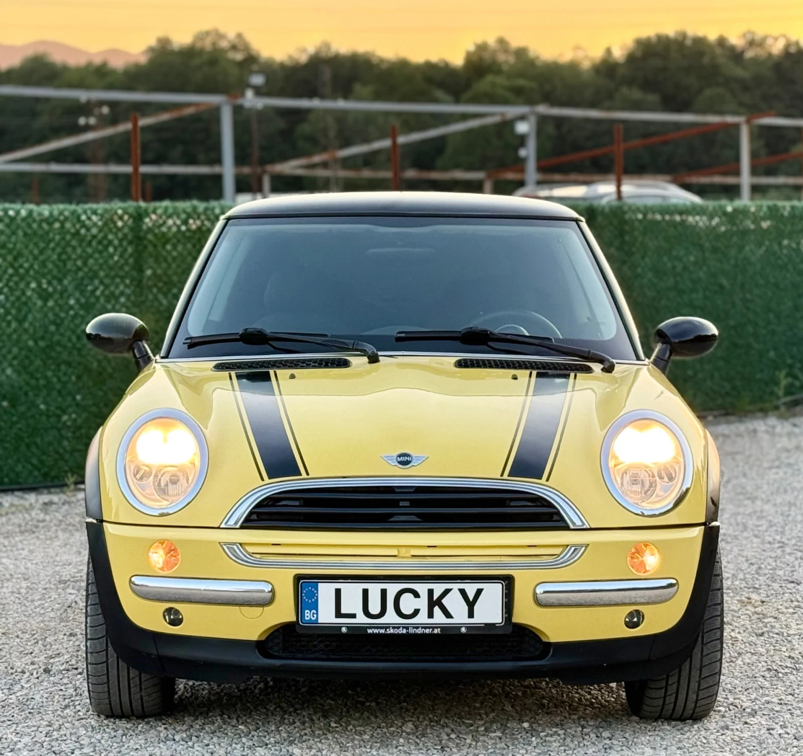 Mini Cooper 1.6i КЛИМАТИК, снимка 2 - Автомобили и джипове - 55226021