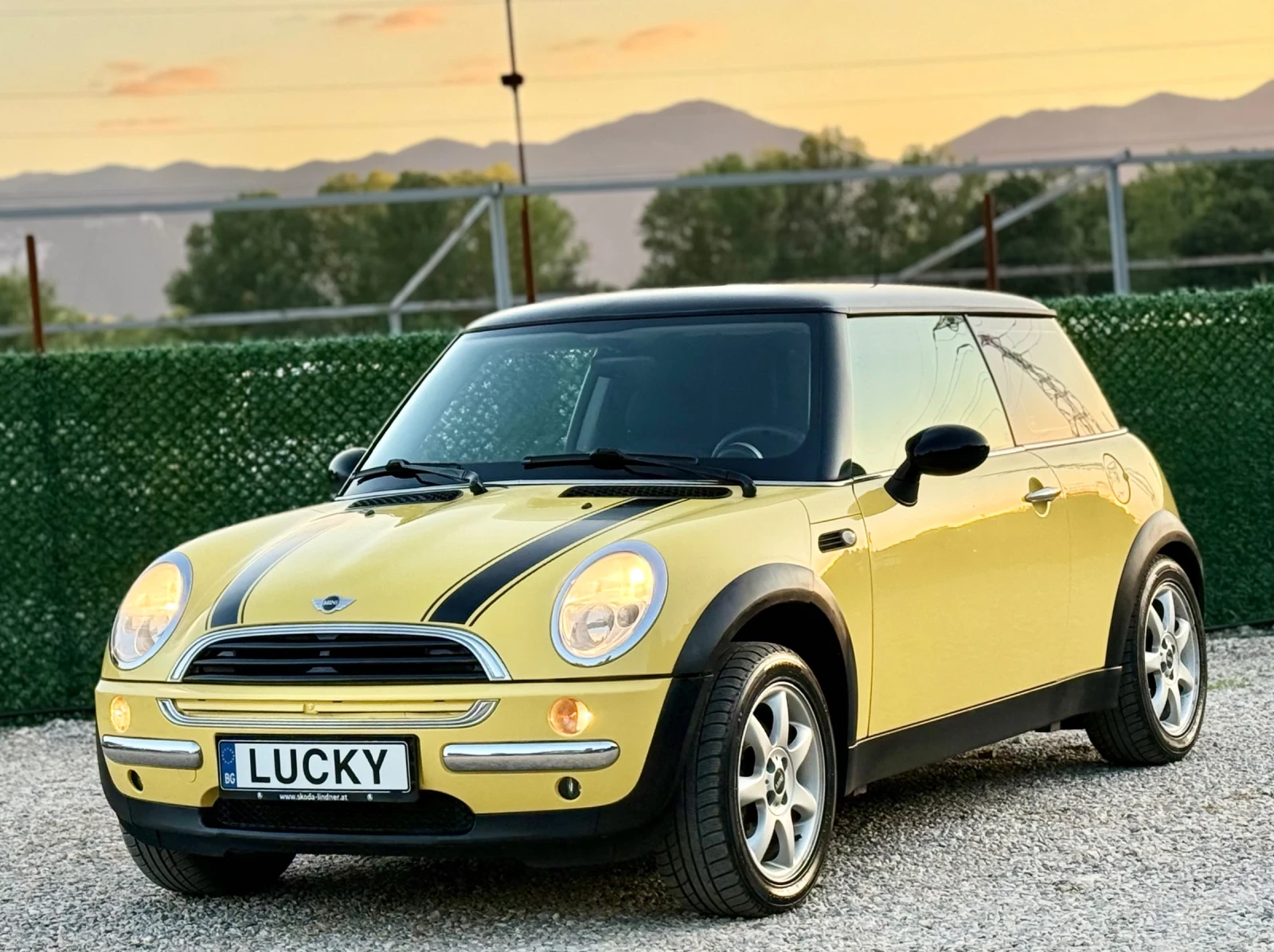 Mini Cooper 1.6i КЛИМАТИК, снимка 3 - Автомобили и джипове - 55226021