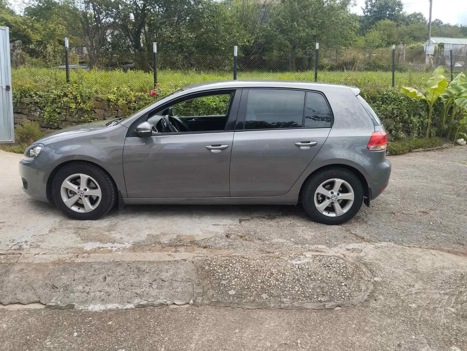 VW Golf 1.6-2012г., снимка 5 - Автомобили и джипове - 55426898
