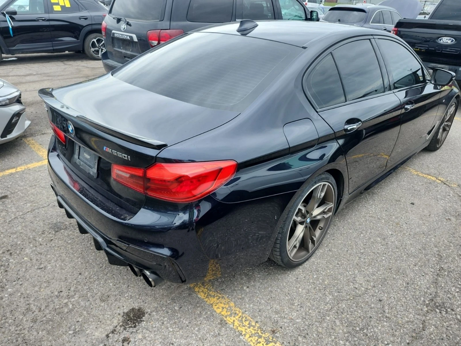 BMW 550 M550 * xDrive * HUD * АвтоКредит * (ЦЕНА ДО БГ), снимка 3 - Автомобили и джипове - 55531778