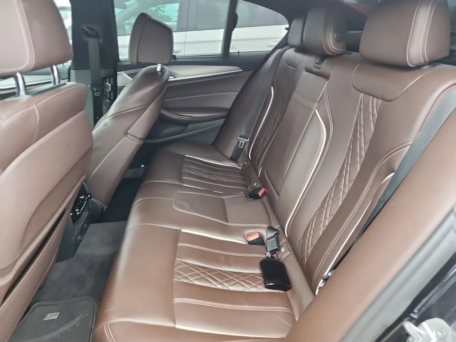 BMW 550 M550 * xDrive * HUD * АвтоКредит * (ЦЕНА ДО БГ), снимка 13 - Автомобили и джипове - 55531778
