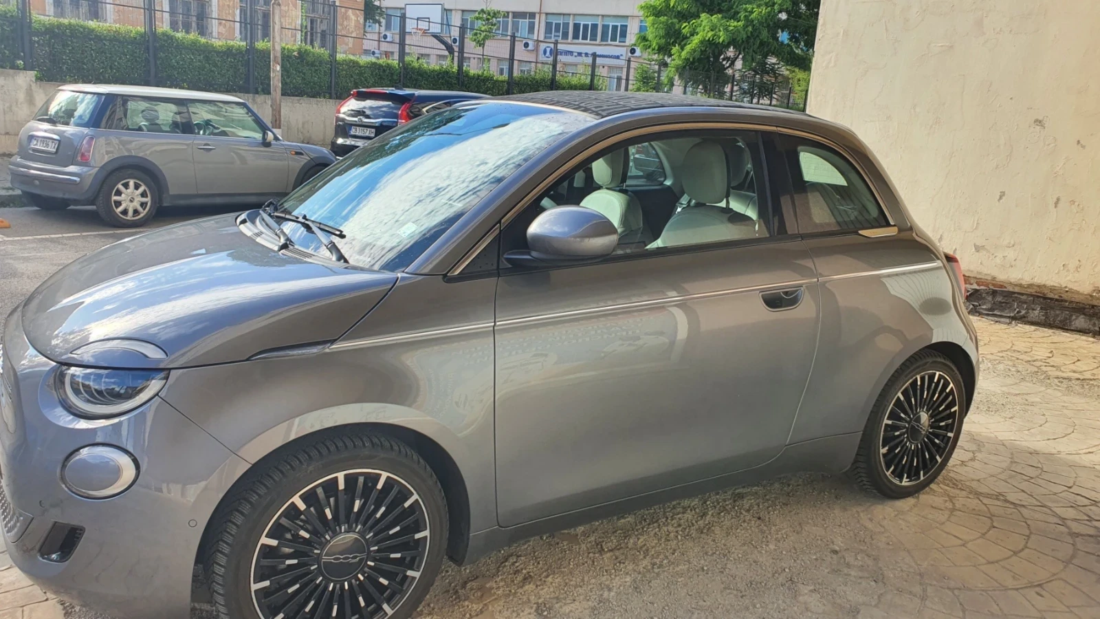 Fiat 500e La Prima Cabrio, снимка 11 - Автомобили и джипове - 55606613