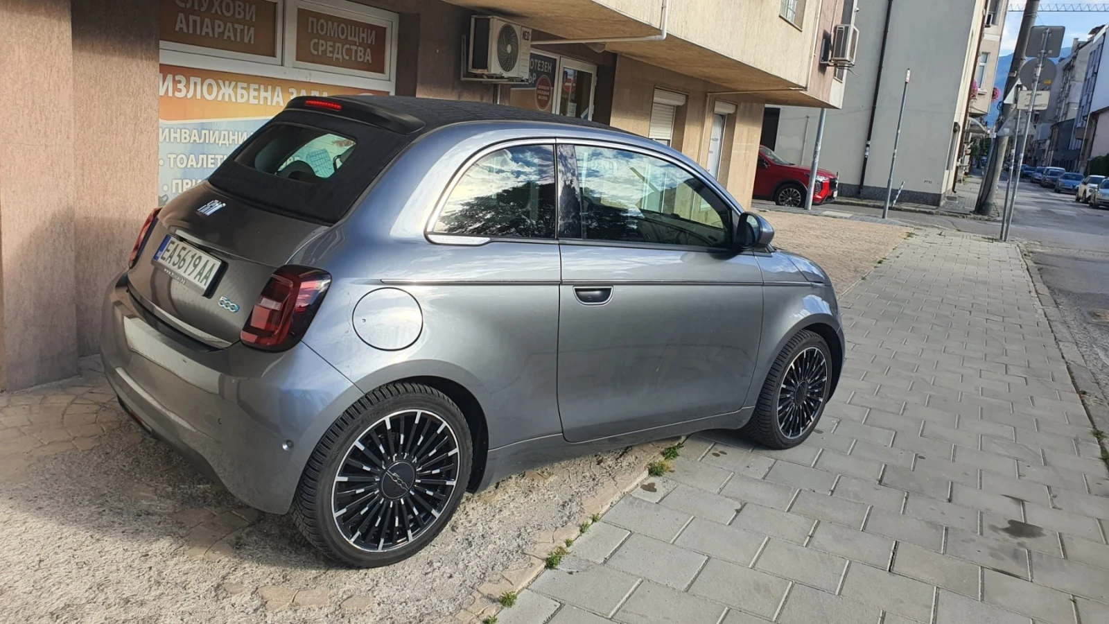 Fiat 500e La Prima Cabrio, снимка 7 - Автомобили и джипове - 55606613