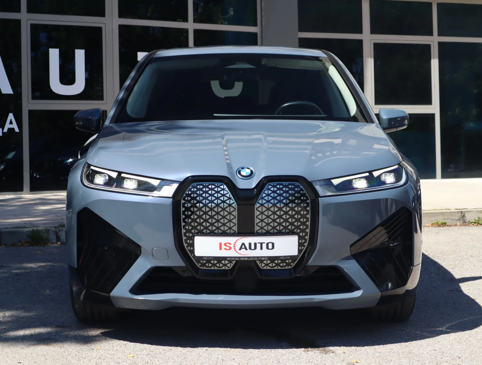 BMW iX xDrive 50/Камера/Ambient/Laser/Sport Package/, снимка 2 - Автомобили и джипове - 55825299