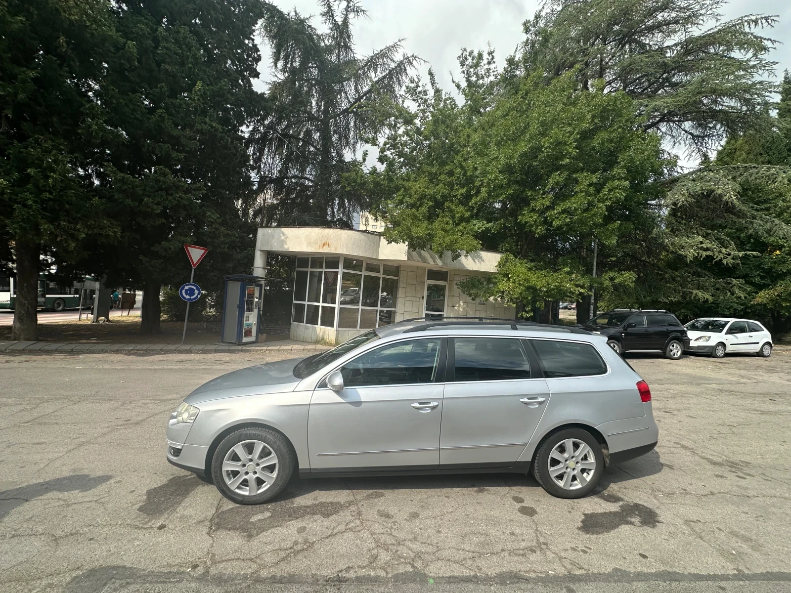 VW Passat 2.0 TDI, снимка 2 - Автомобили и джипове - 55842297
