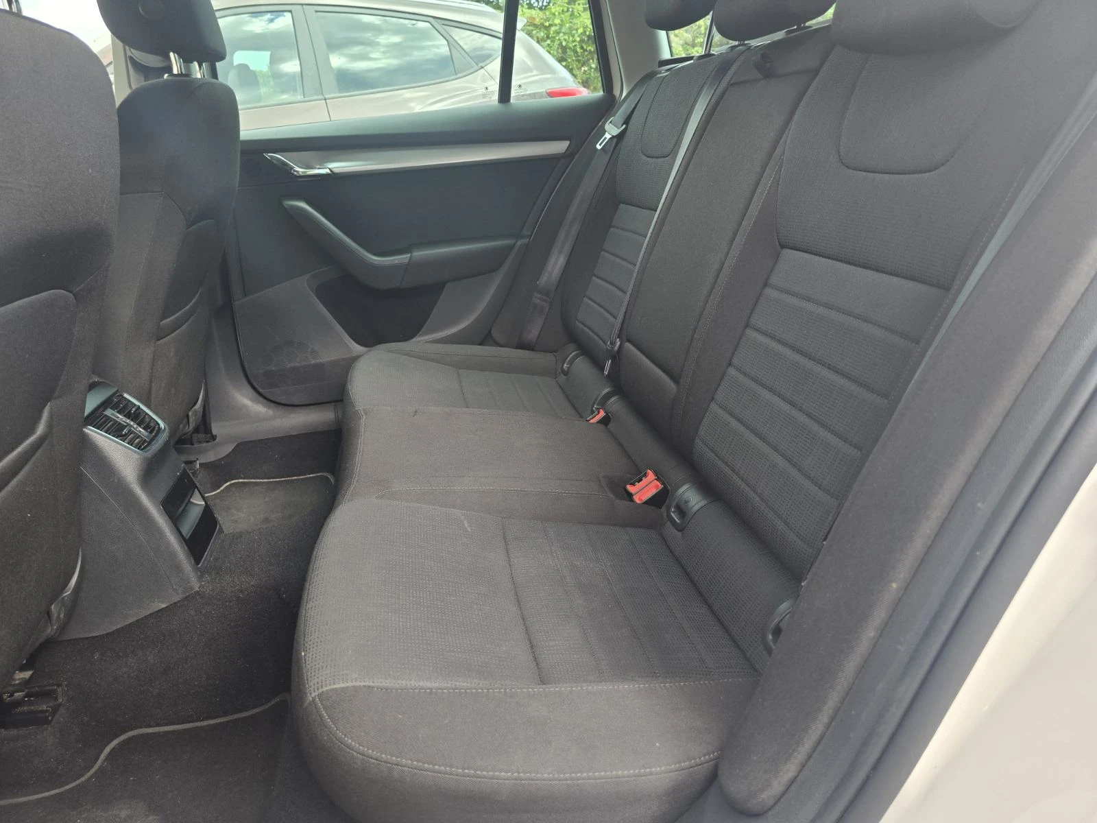 Skoda Octavia 2.0TDI/140hp, снимка 12 - Автомобили и джипове - 55952838