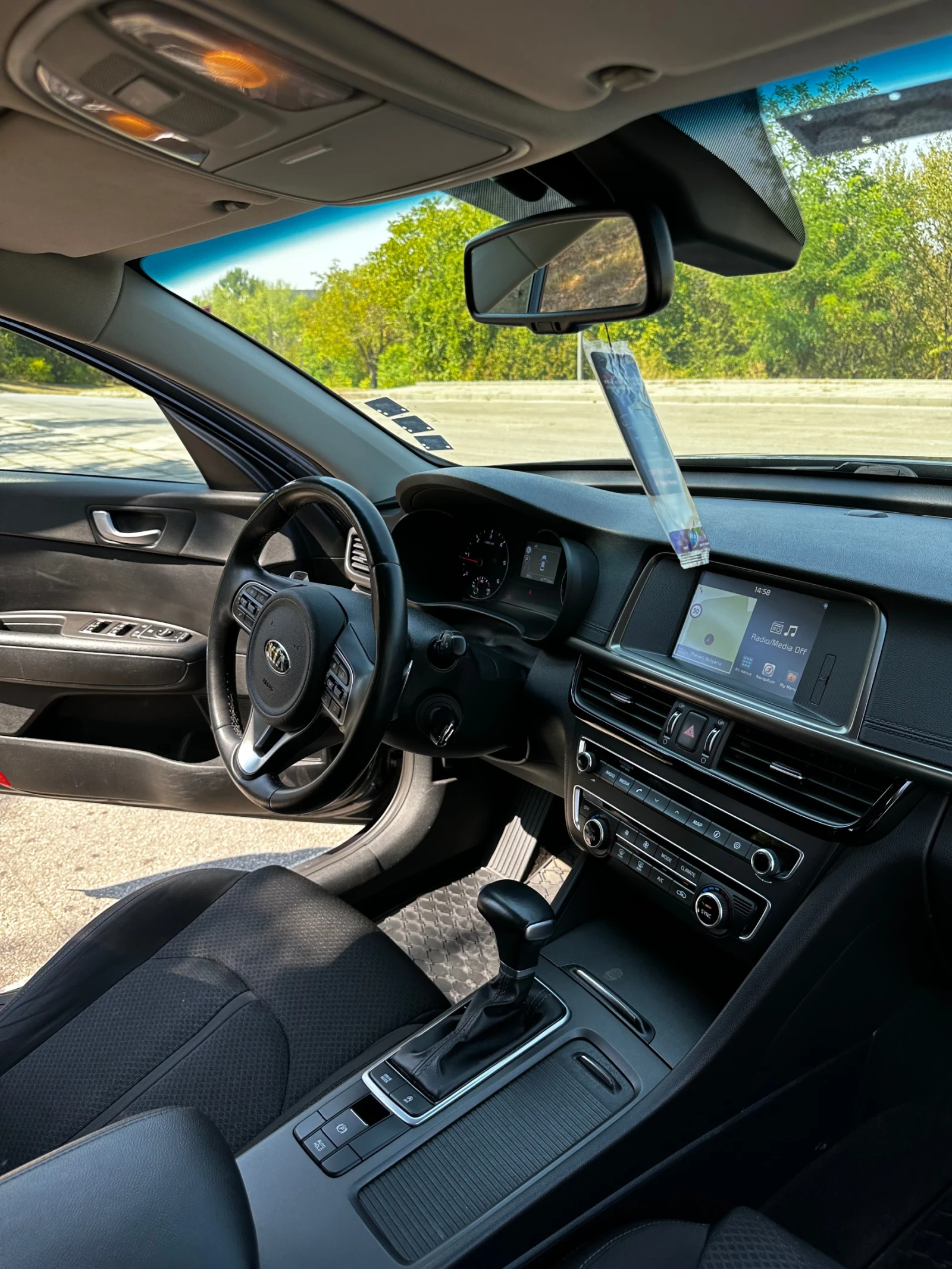 Kia Optima 1.7 CRDi 141 hp, снимка 9 - Автомобили и джипове - 56050529