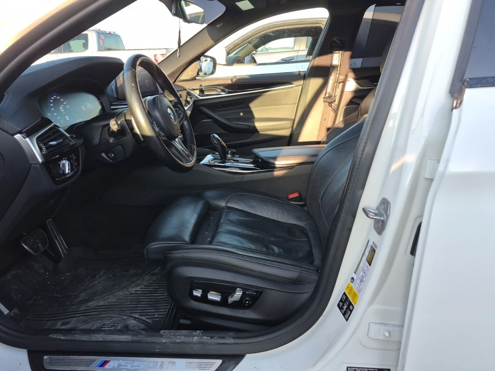 BMW 550 M-pack* 360* HUD* H&K* Dist* Шибидах* Обдух* , снимка 6 - Автомобили и джипове - 56214215