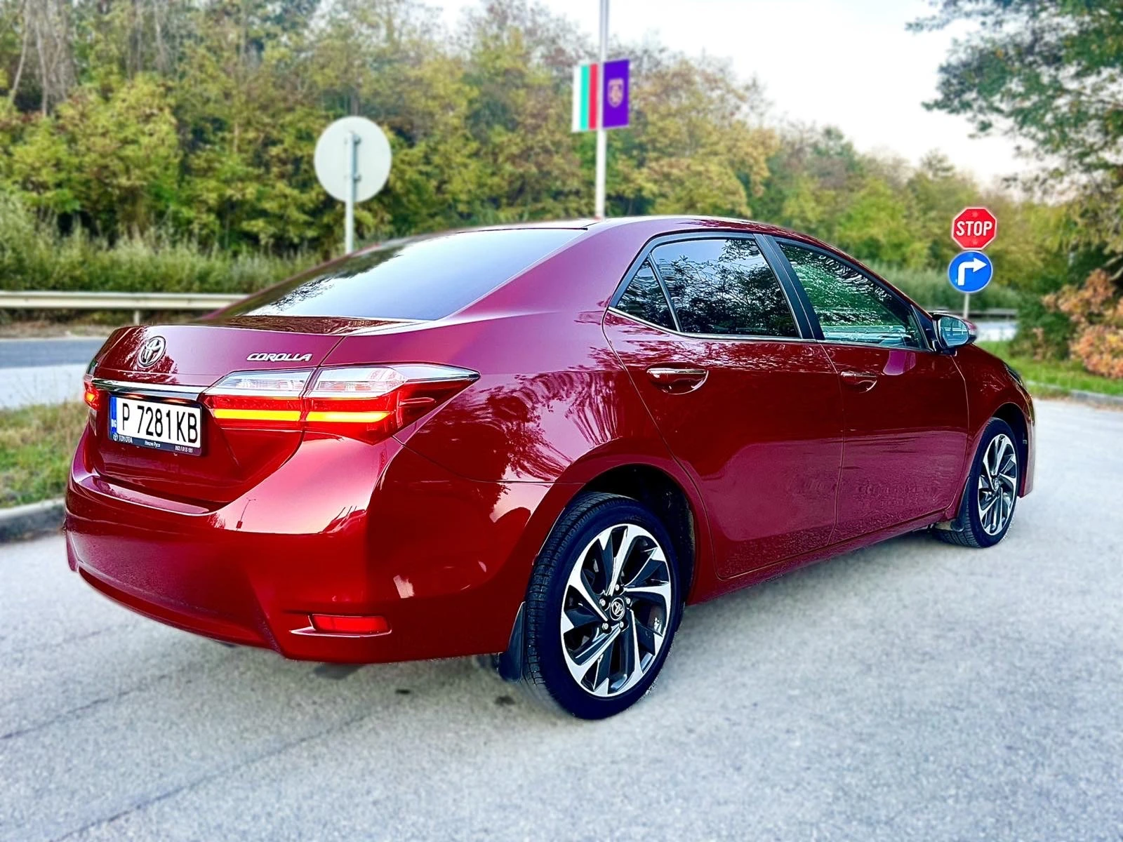 Toyota Corolla 1.6, снимка 4 - Автомобили и джипове - 56628021