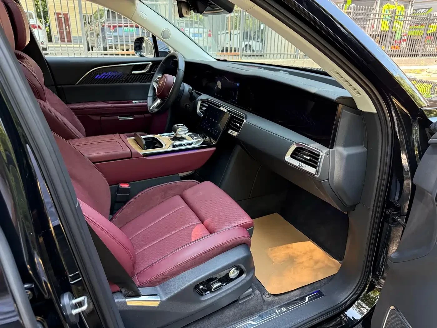 HongQi E-HS9 | Mobile.bg � ����������� 9