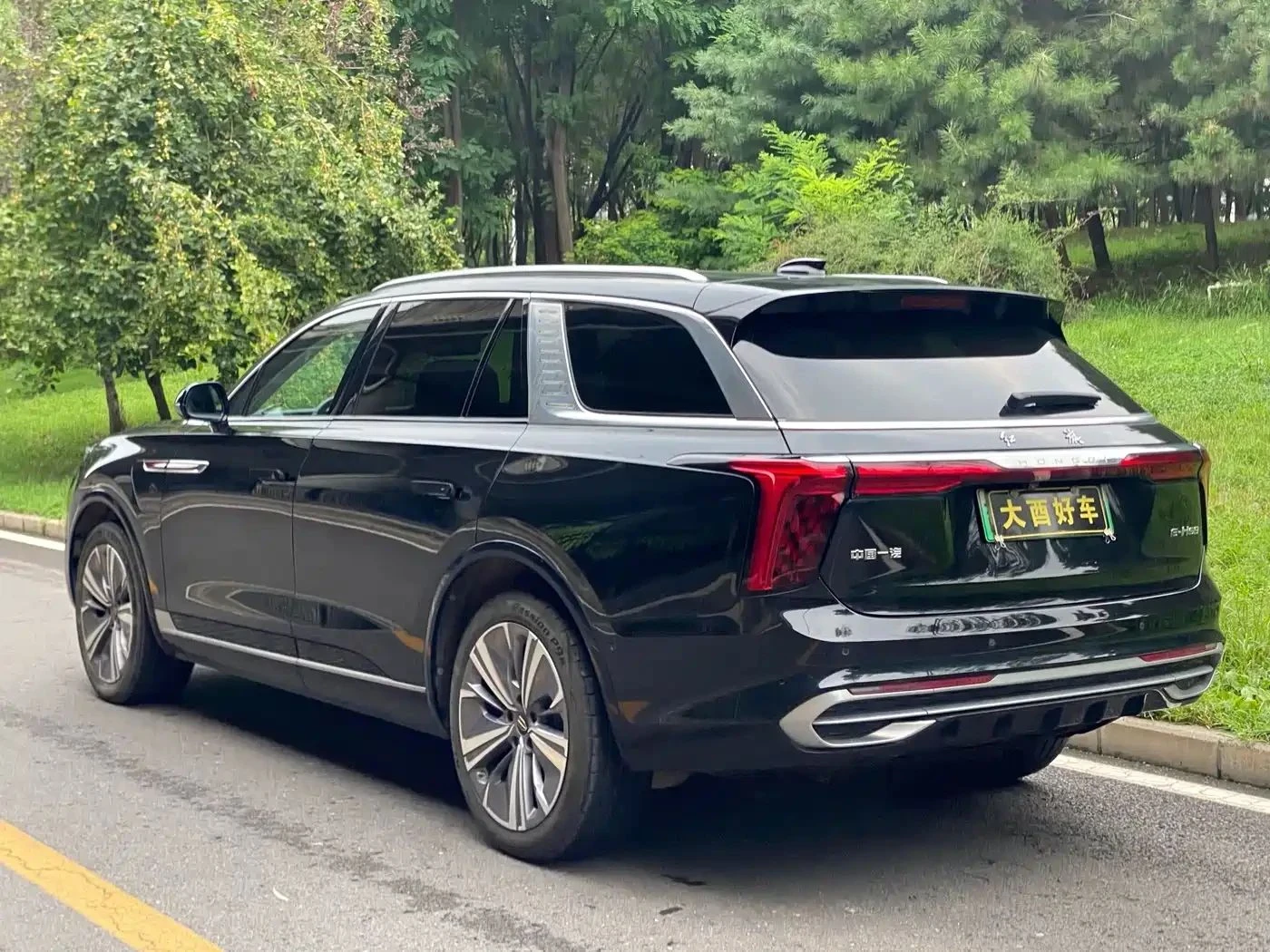 HongQi E-HS9 | Mobile.bg � ����������� 3