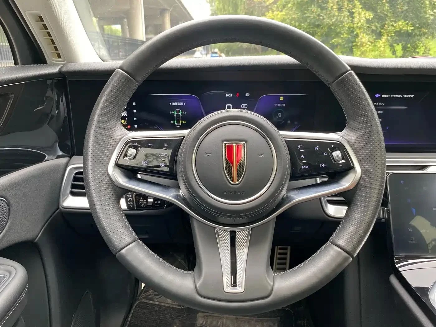 HongQi E-HS9 | Mobile.bg � ����������� 11