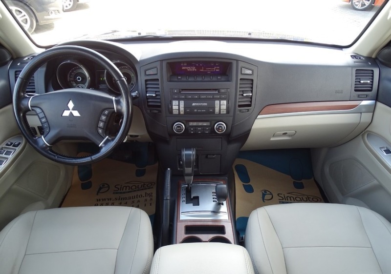 Mitsubishi Pajero 3.8i V6, 7места, Автомат,Автопилот,4x4 , снимка 10 - Автомобили и джипове - 41358678