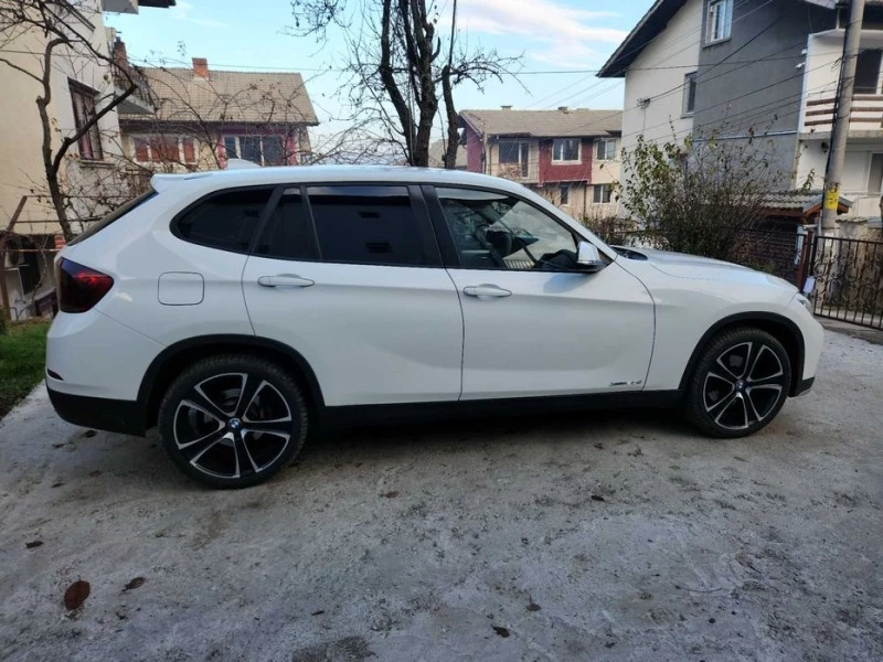 BMW X1 2.0, снимка 4 - Автомобили и джипове - 47504637