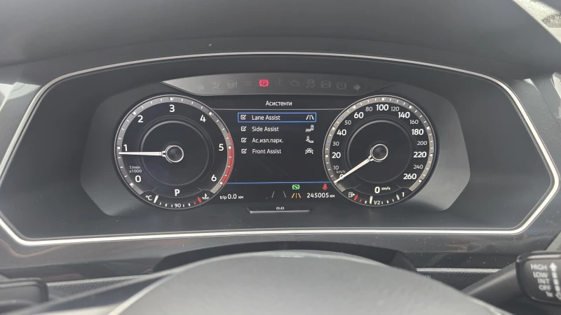 VW Tiguan 4x4 190кс MatrixLED 360камера HIGHLINE Кожен салон, снимка 12 - Автомобили и джипове - 52592866